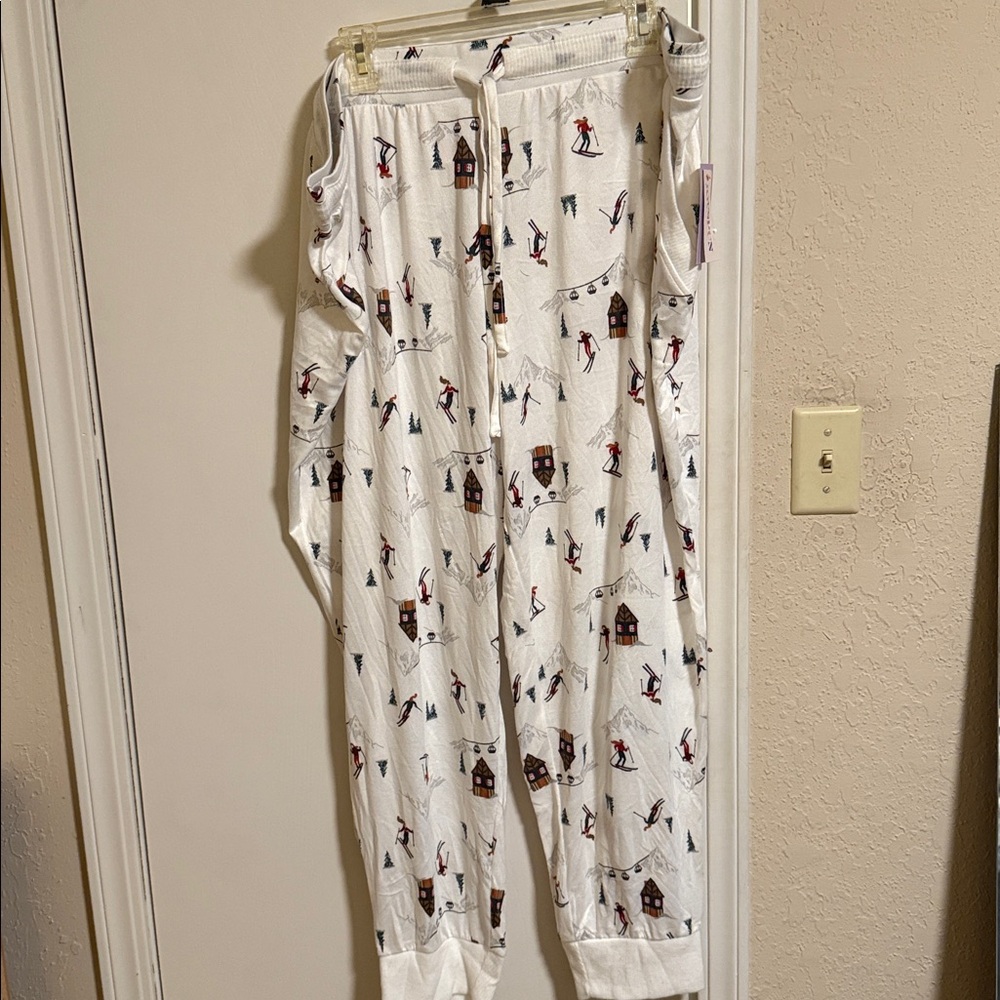 Women's White Ski Print Pajama Pants - Picture 1 of 7